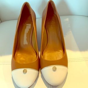 Tory Burch white & brown wedges